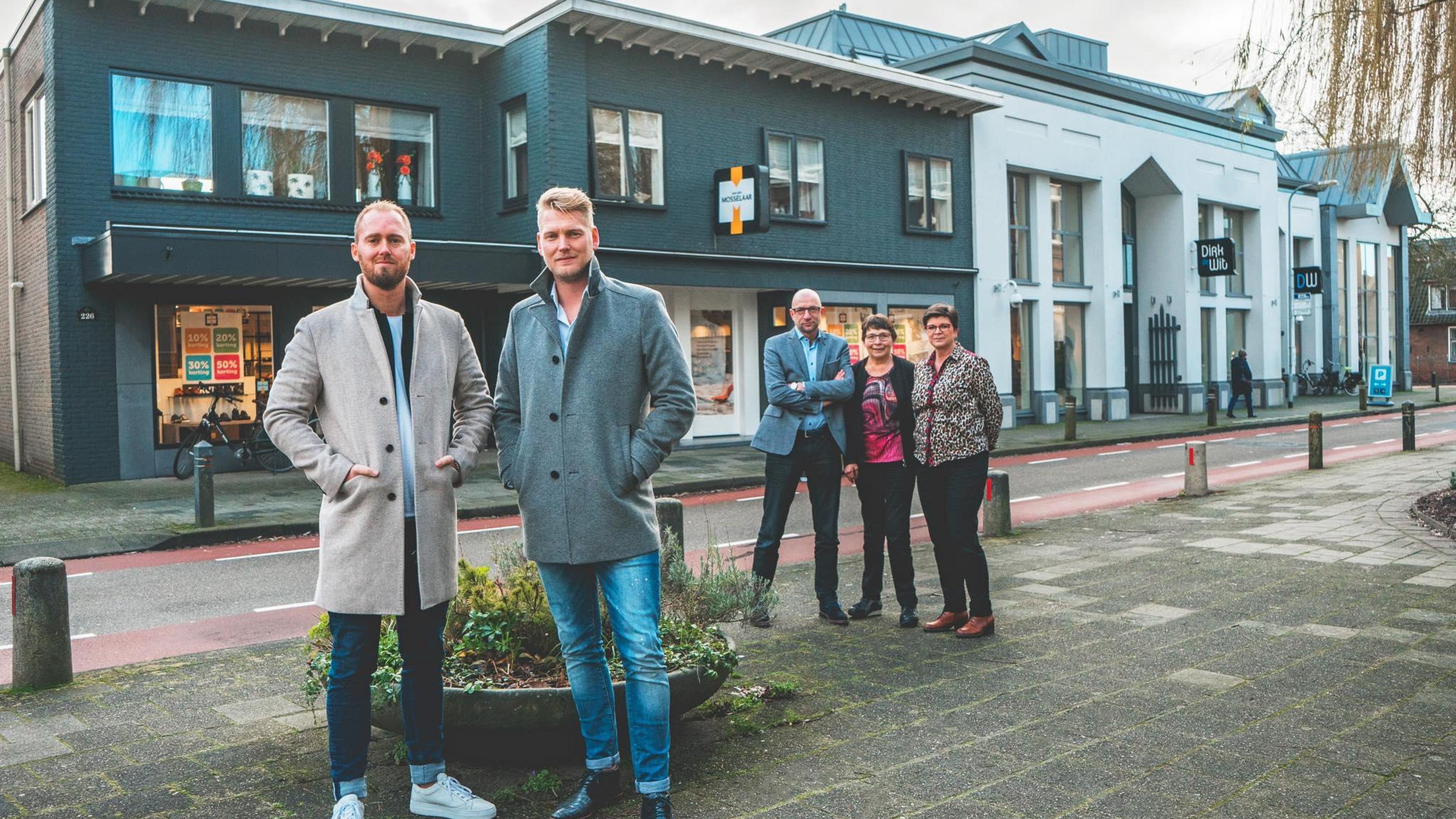 Dirk de Wit Mode neemt in Bovenkarspel schoenenzaak van buurman Van den Mosselaar over Noordhollands Dagblad